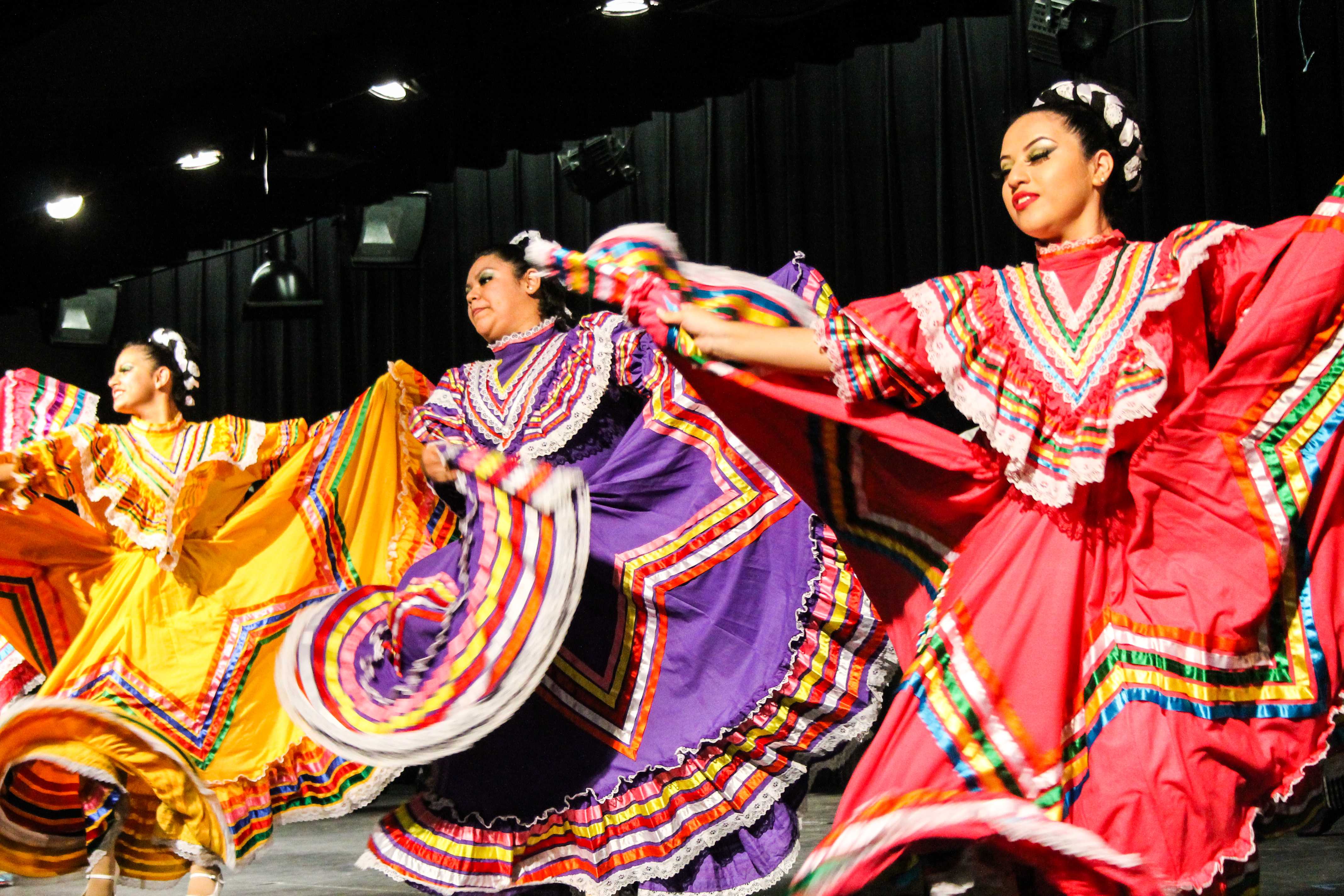 Surprise Mexican Folk Dance Performance Westwood Horizon