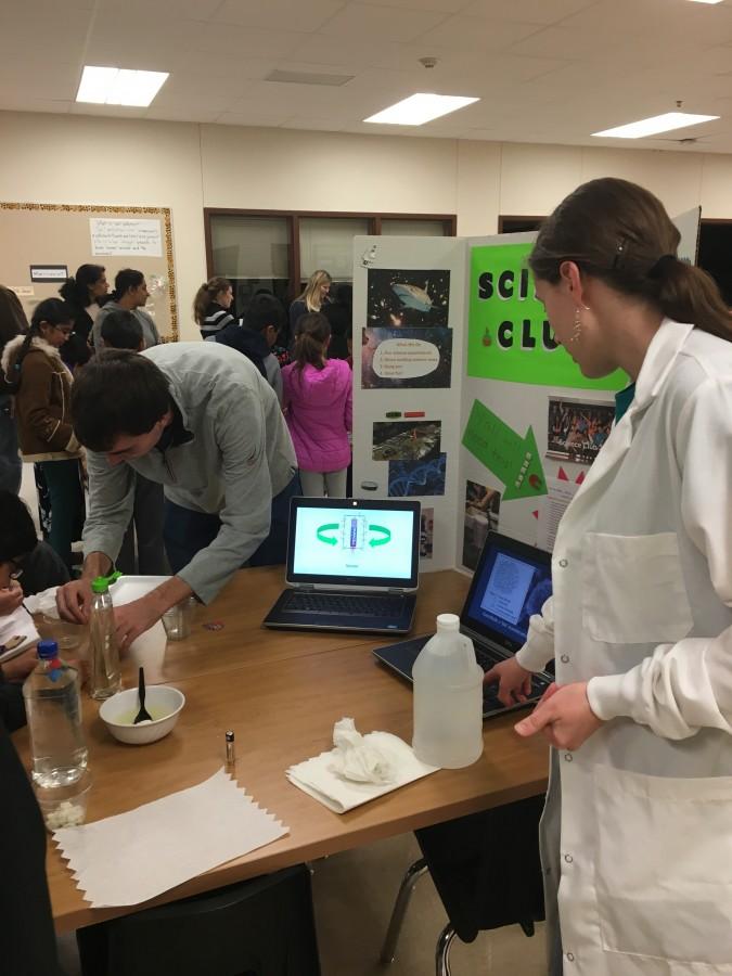 Science Club Demonstrates Experiments at Elementary School