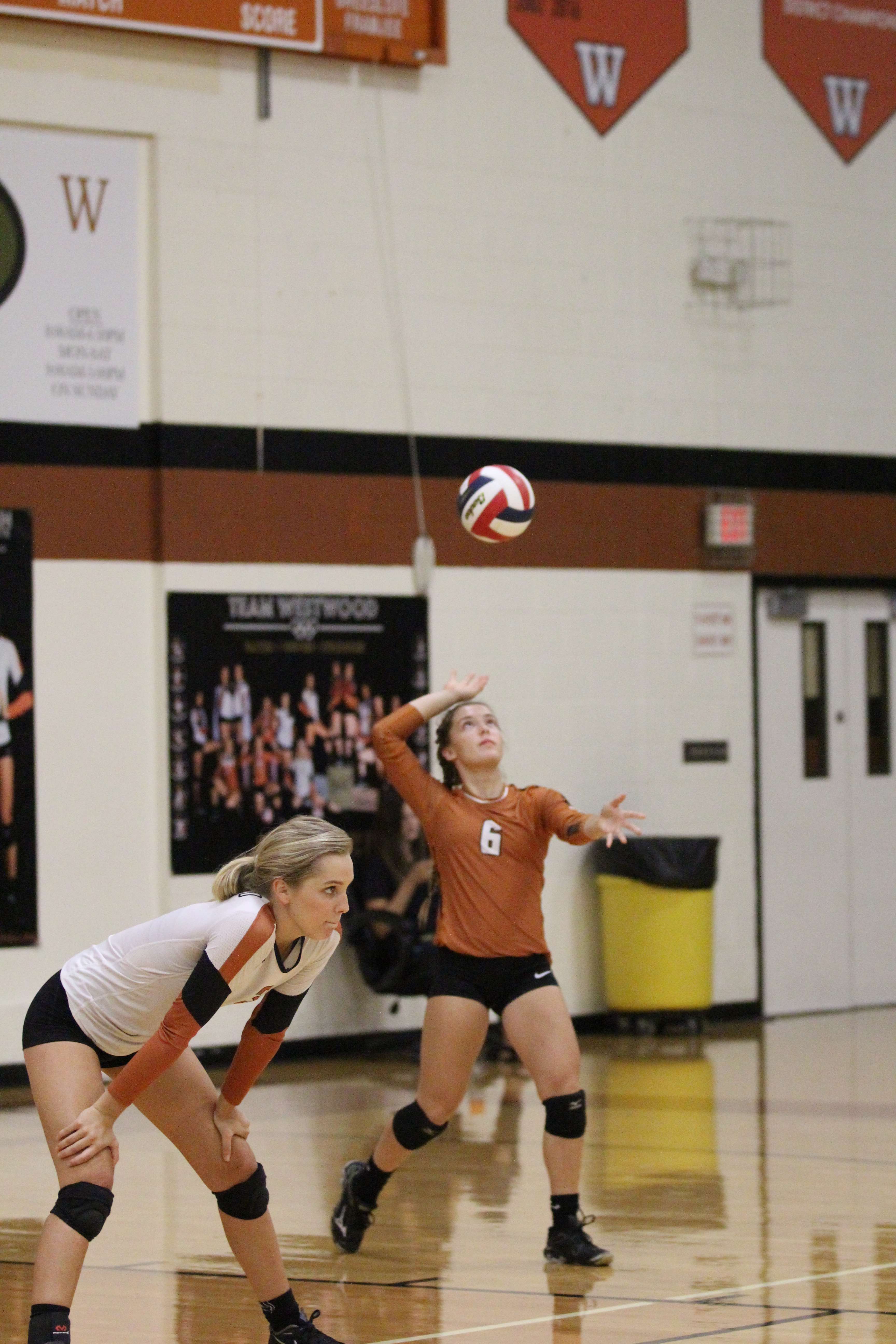 GALLERY: Varsity Volleyball Wins First District Match Against Pflugerville