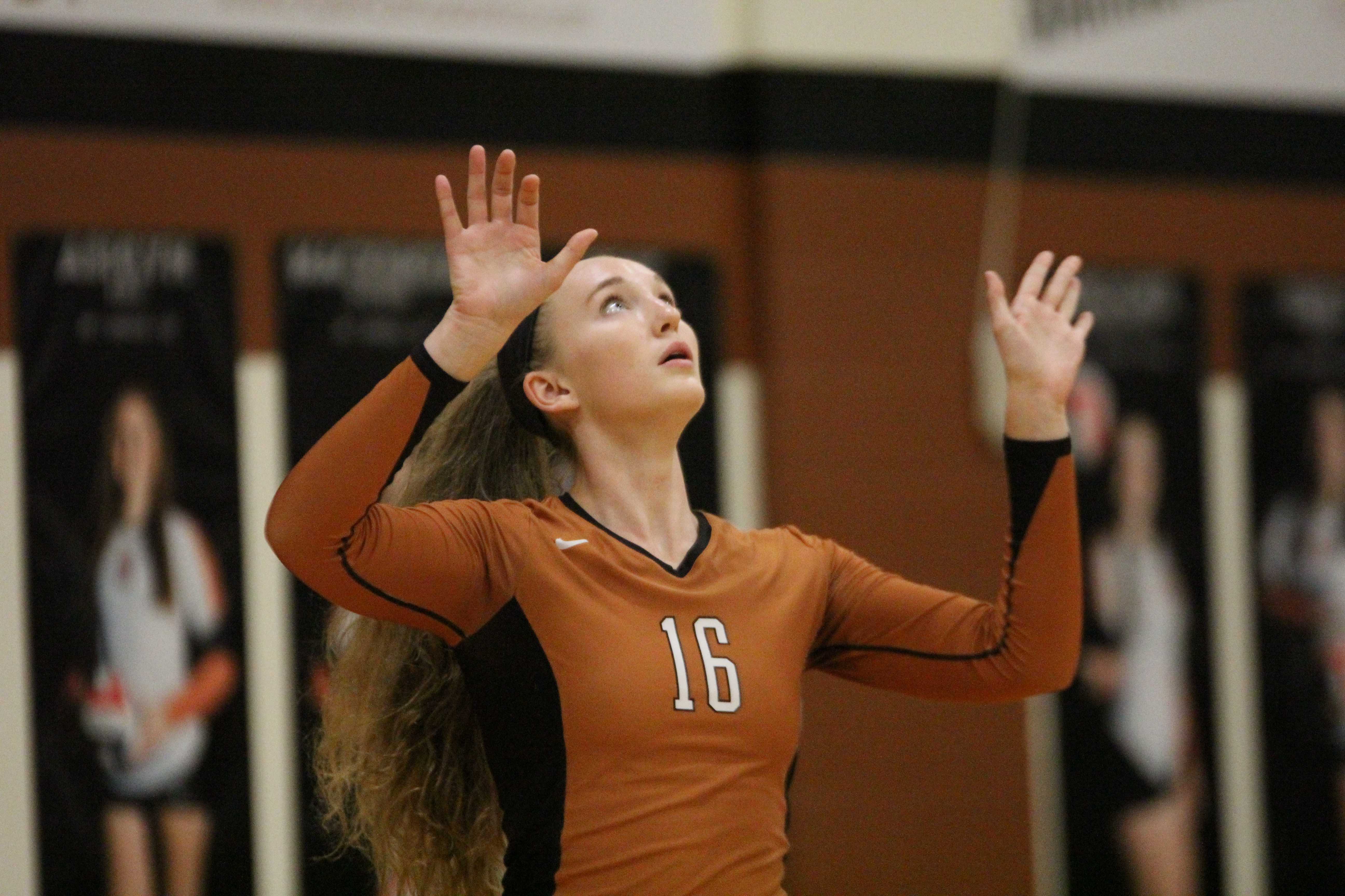 GALLERY: JV Orange Volleyball Wins Two of Three Sets Against Stony Point