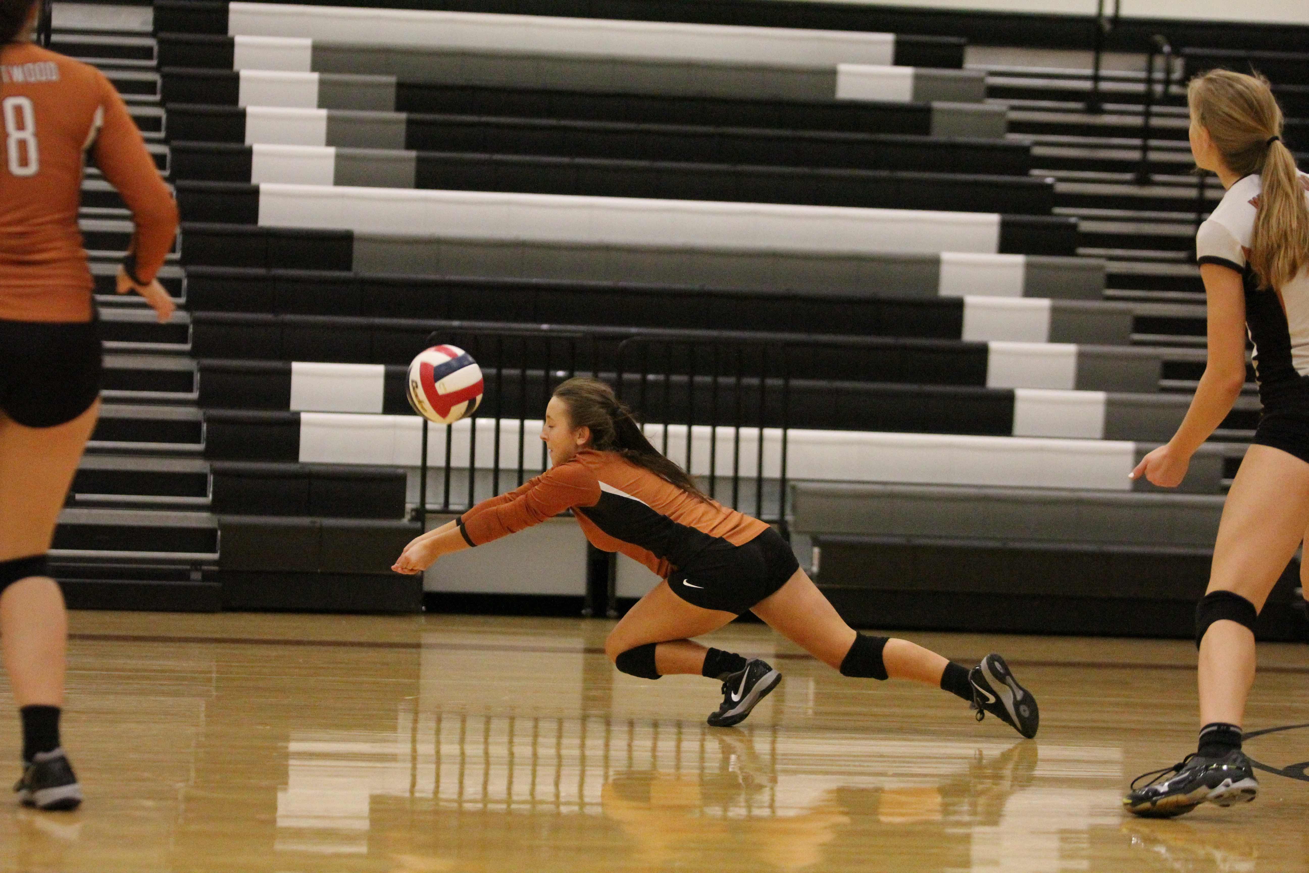 GALLERY: JV Orange Volleyball Wins Two of Three Sets Against Stony Point