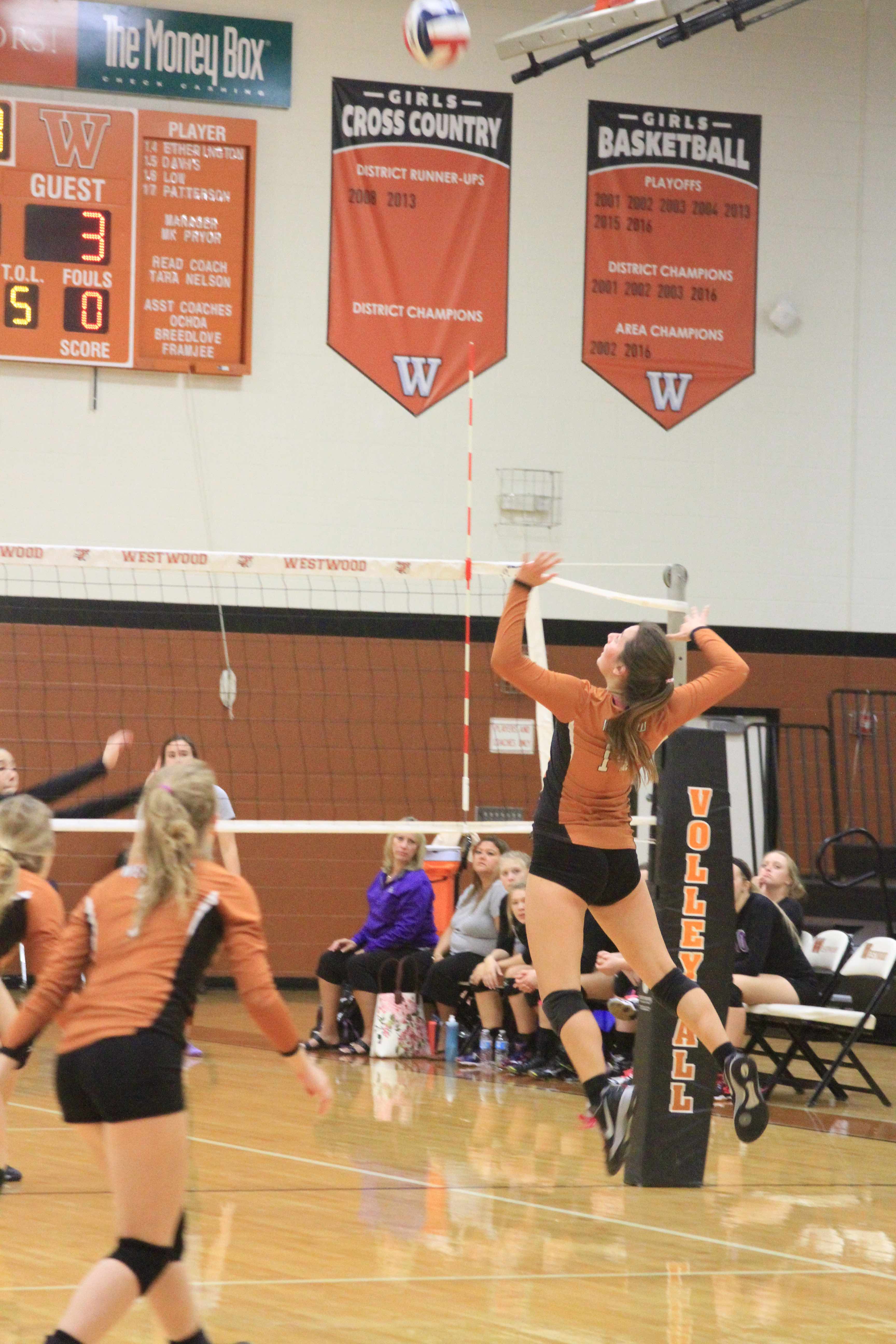 JV+Orange+Volleyball+Defeats+Raider+in+the+First+Two+Sets