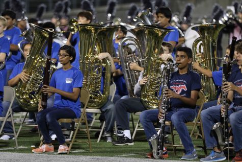 Canyon Vista and Grisham bands playing along with the high schoolers. 