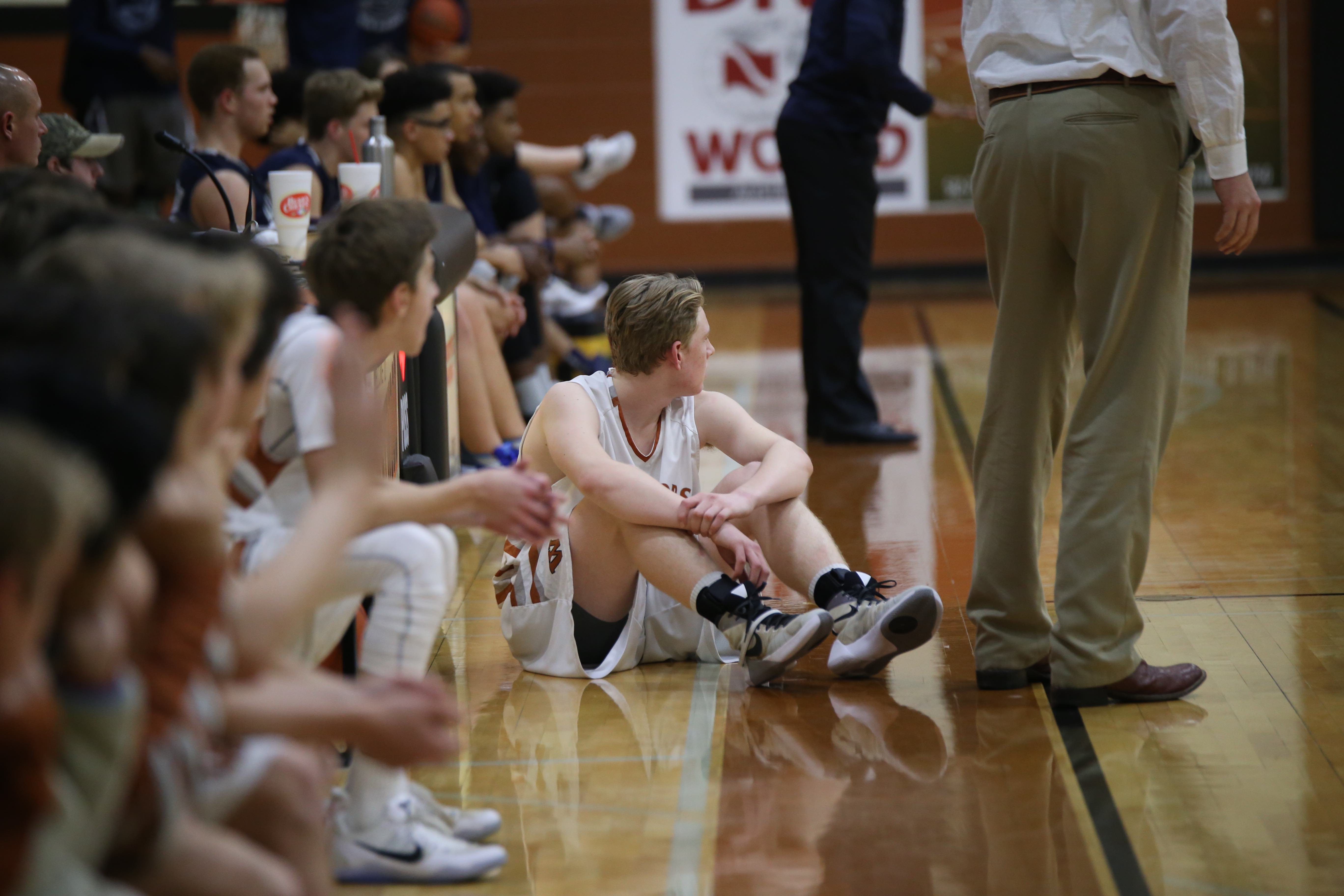GALLERY: JV Boys' Basketball Falls to the Hendrickson Hawks