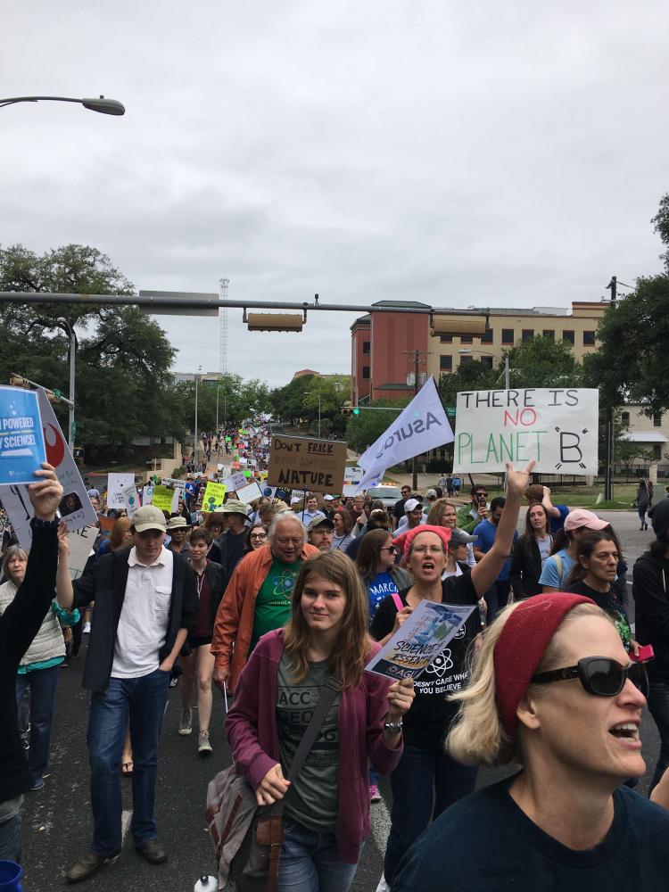 Protesters+Rise+Against+Trump%E2%80%99s+Environmental+Agenda