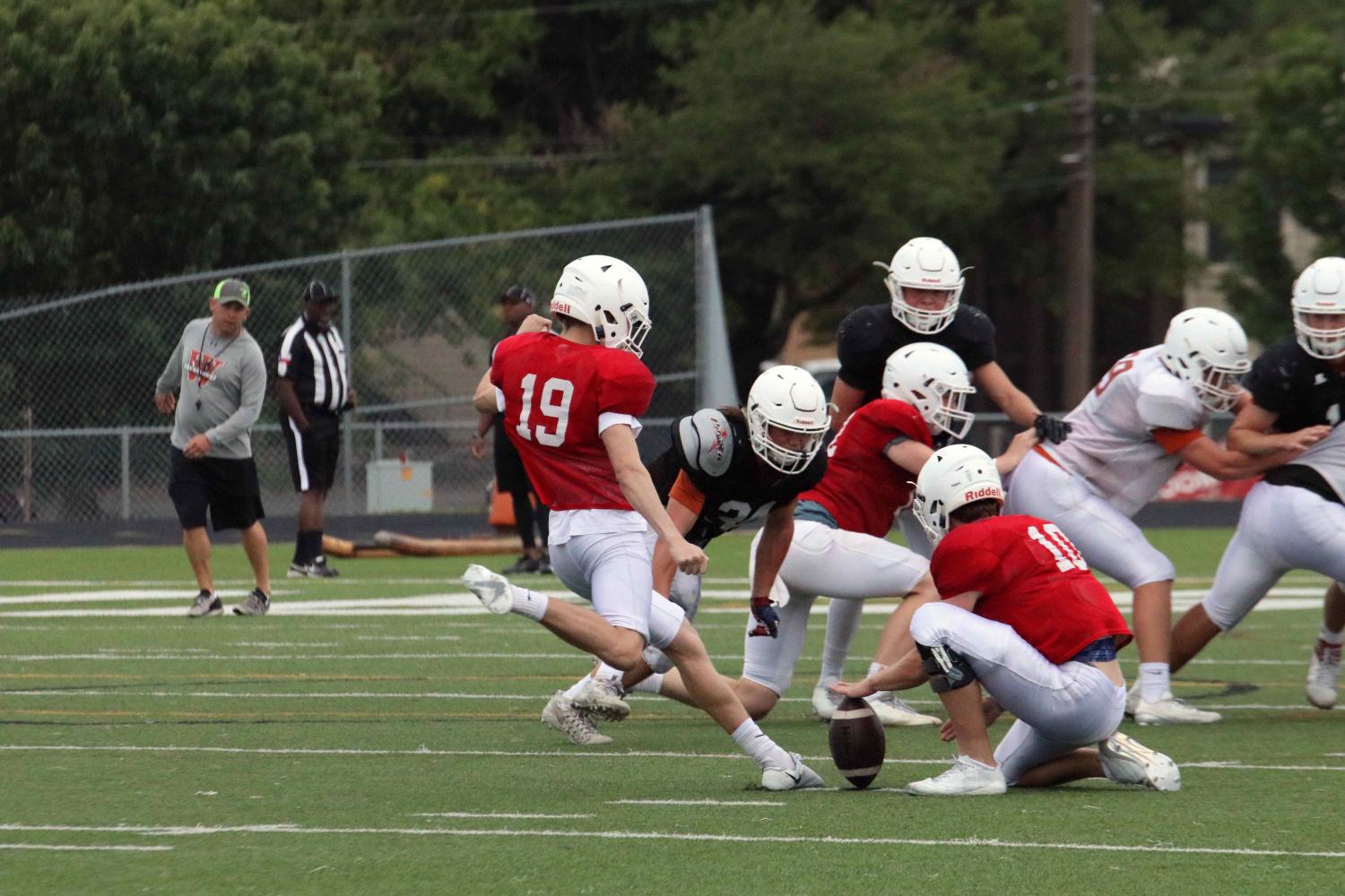 GALLERY%3A+Football+Plays+Second+Scrimmage+of+Spring+Season