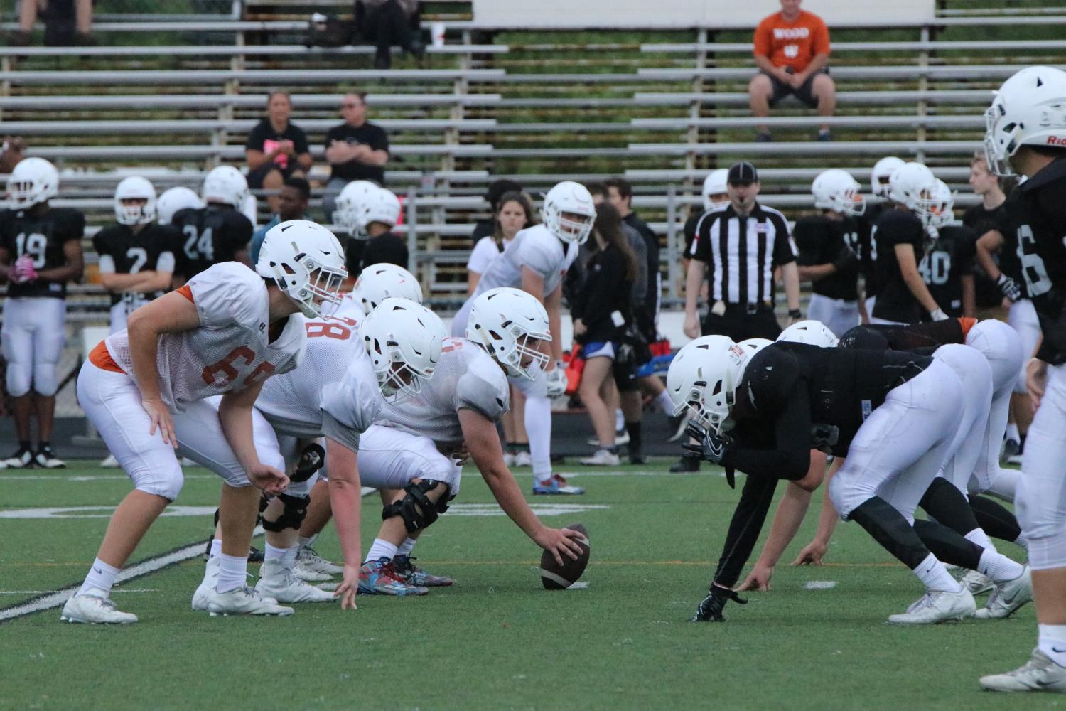 GALLERY%3A+Football+Plays+Second+Scrimmage+of+Spring+Season