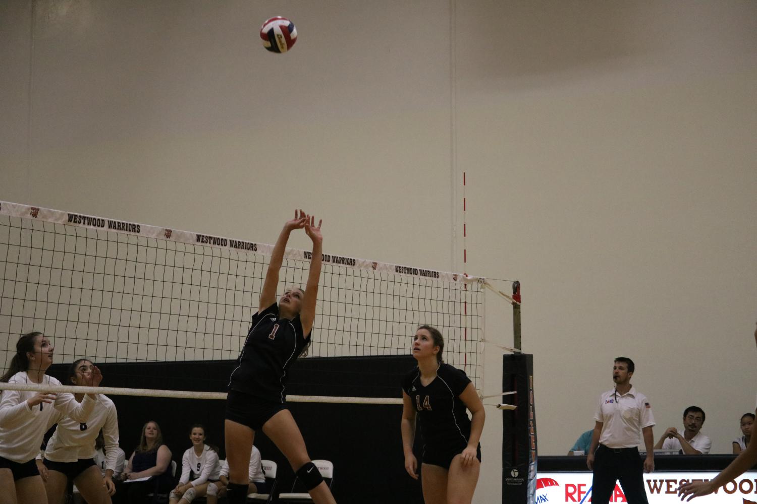 GALLERY%3A+JV+White+Volleyball+Faces+McNeil