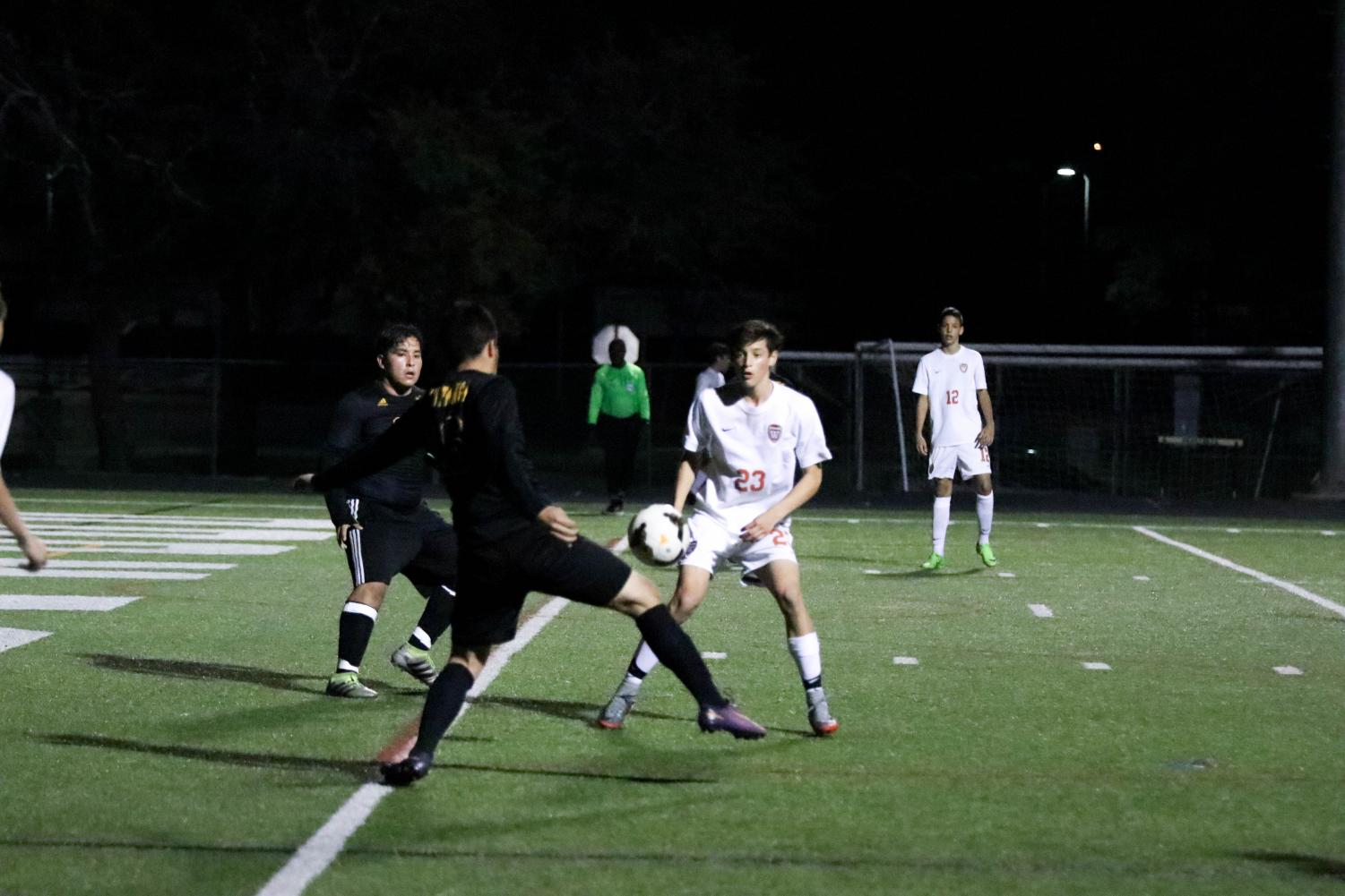GALLERY%3A+JV+Orange+Boys+Soccer+Conquers+Marble+Falls+2-0