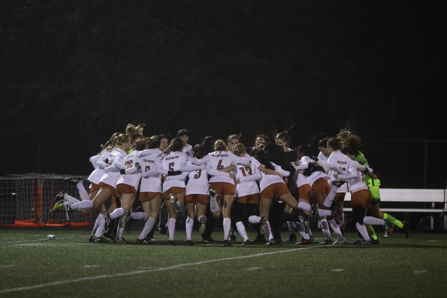 Varsity+Girls+Soccer+Ties+Round+Rock+2-2%2C+Maintains+Undefeated+Home+Streak