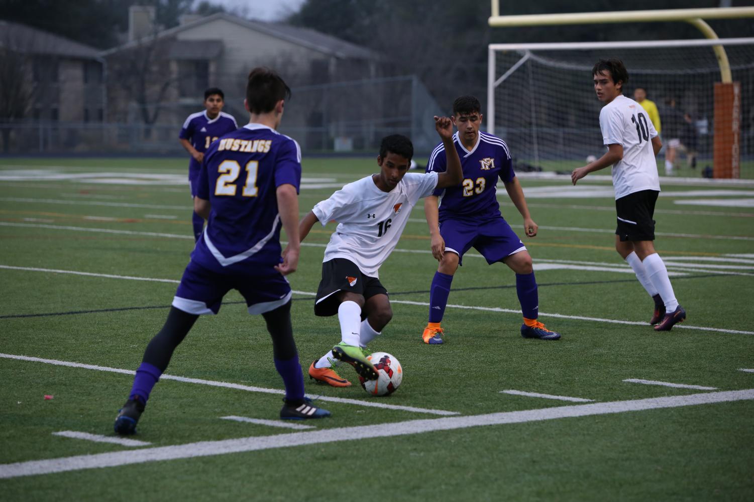 GALLERY%3A+JV+White+Boys+Soccer+Falls+to+Marble+Falls+1-2