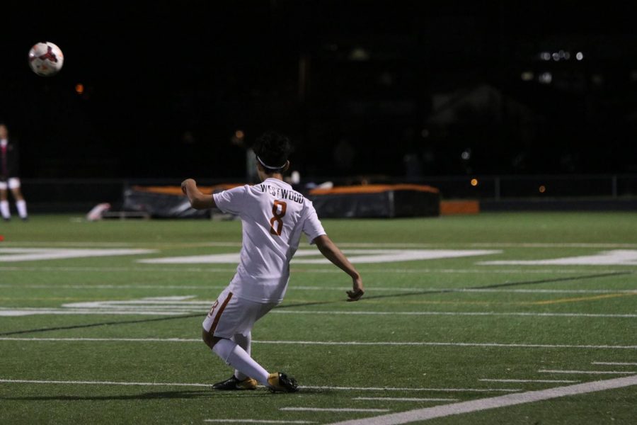 Hilton Pineda 18 performs a free kick for the Warriors.