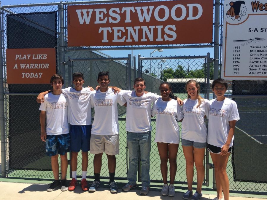 Headed to the State Tournament! Boys singles at 8:00 am & girls doubles at 11:30 am. #gowood
Photo Courtesy of @WWarriorTennis (Twitter)
