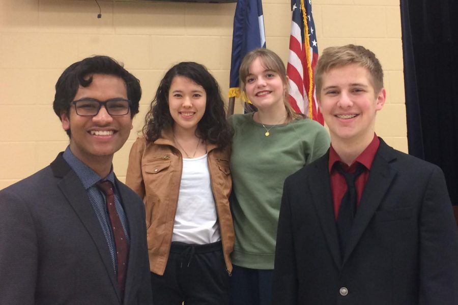 Extemporaneous Speakers take a photo together. Photo courtesy of WHS Speech and Debate.