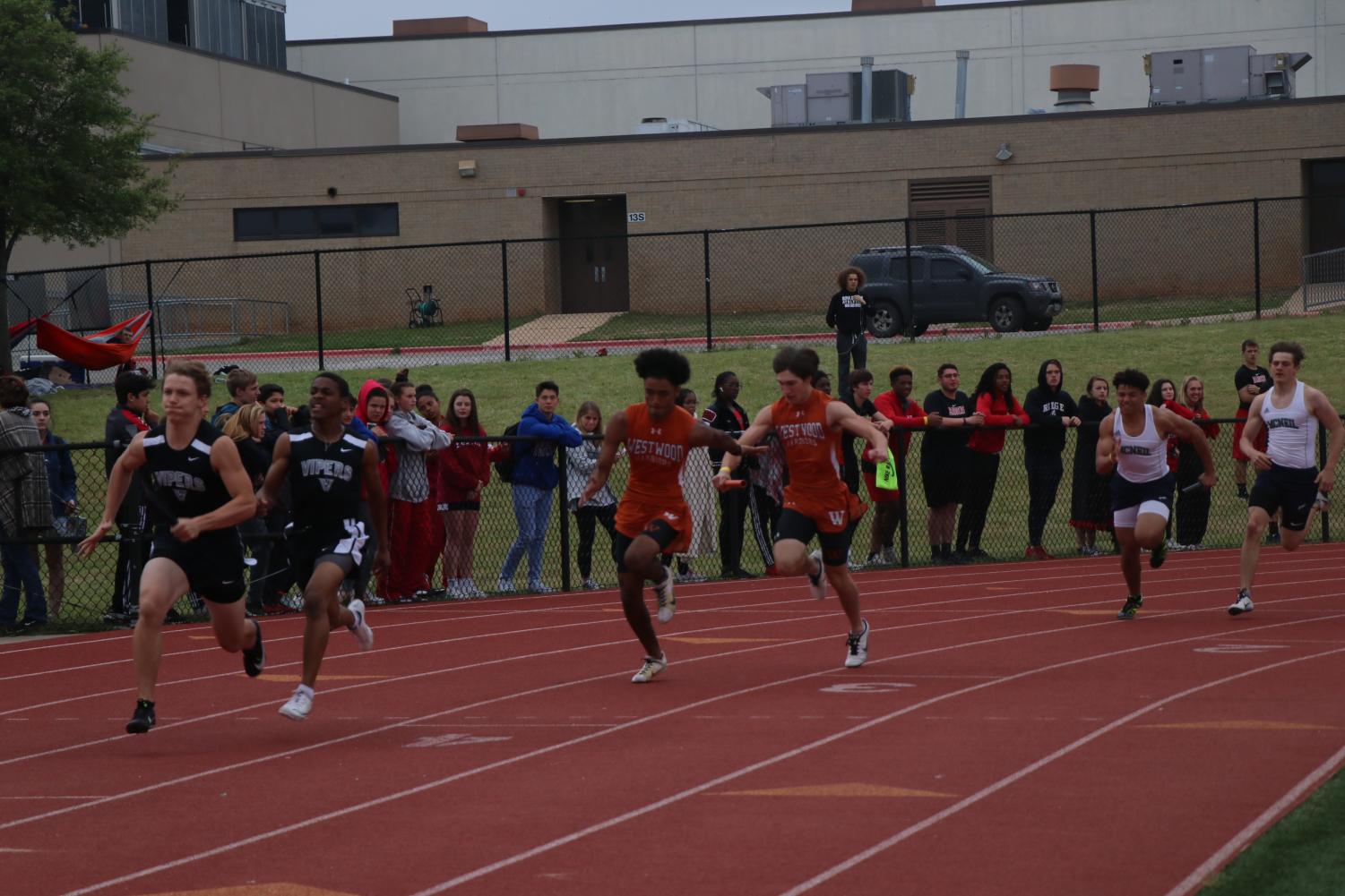 Track+and+Field+Closes+Regular+Season%2C+Athletes+Qualify+for+Area