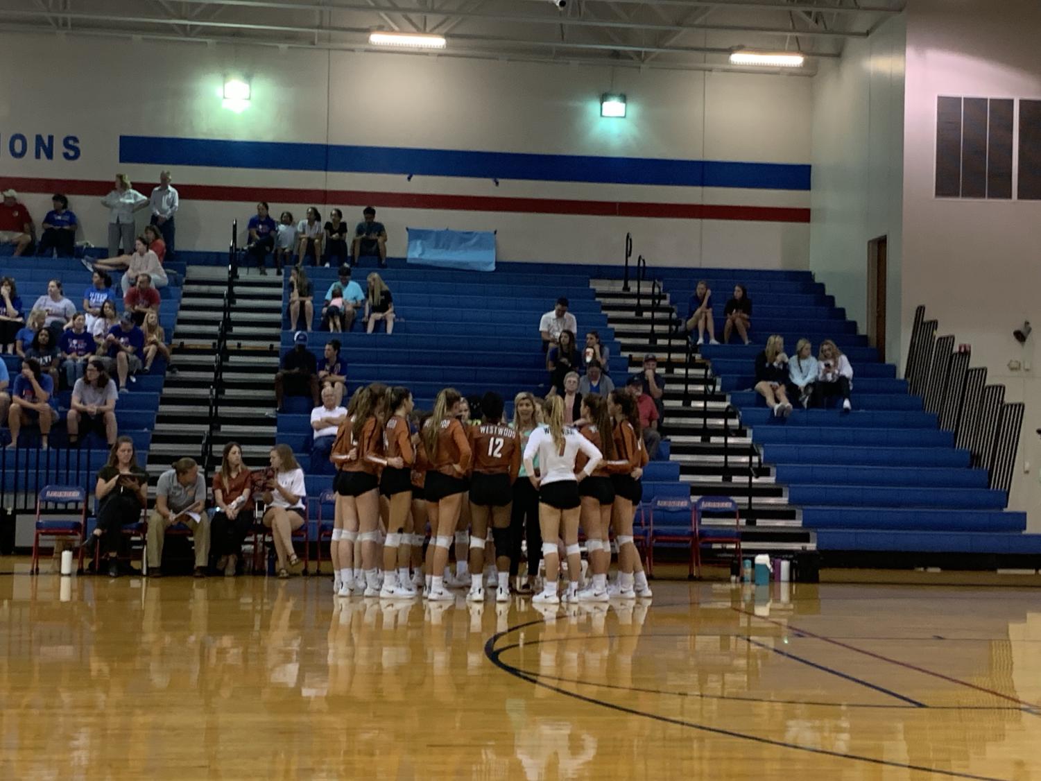 Varsity+Volleyball+Overcomes+Leander+in+Five-Set+Thriller