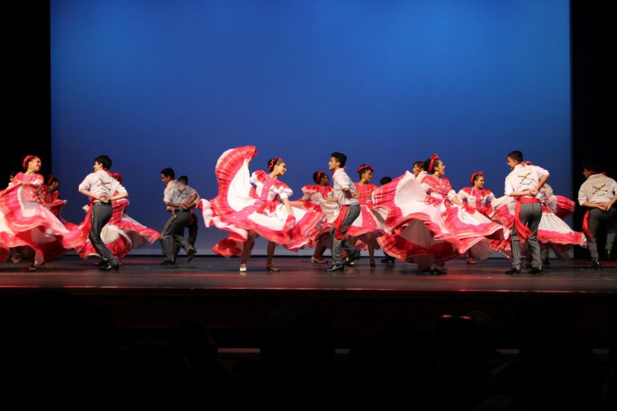 One of the groups dancing Baile Folklorico Mexicano. The guys used machetes, typical Mexican knives.  