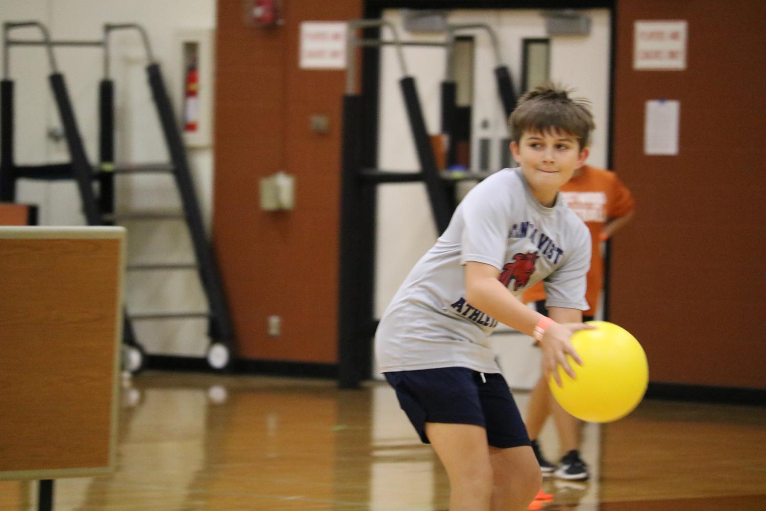 Students+Participate+in+Dodgeball+Tournament