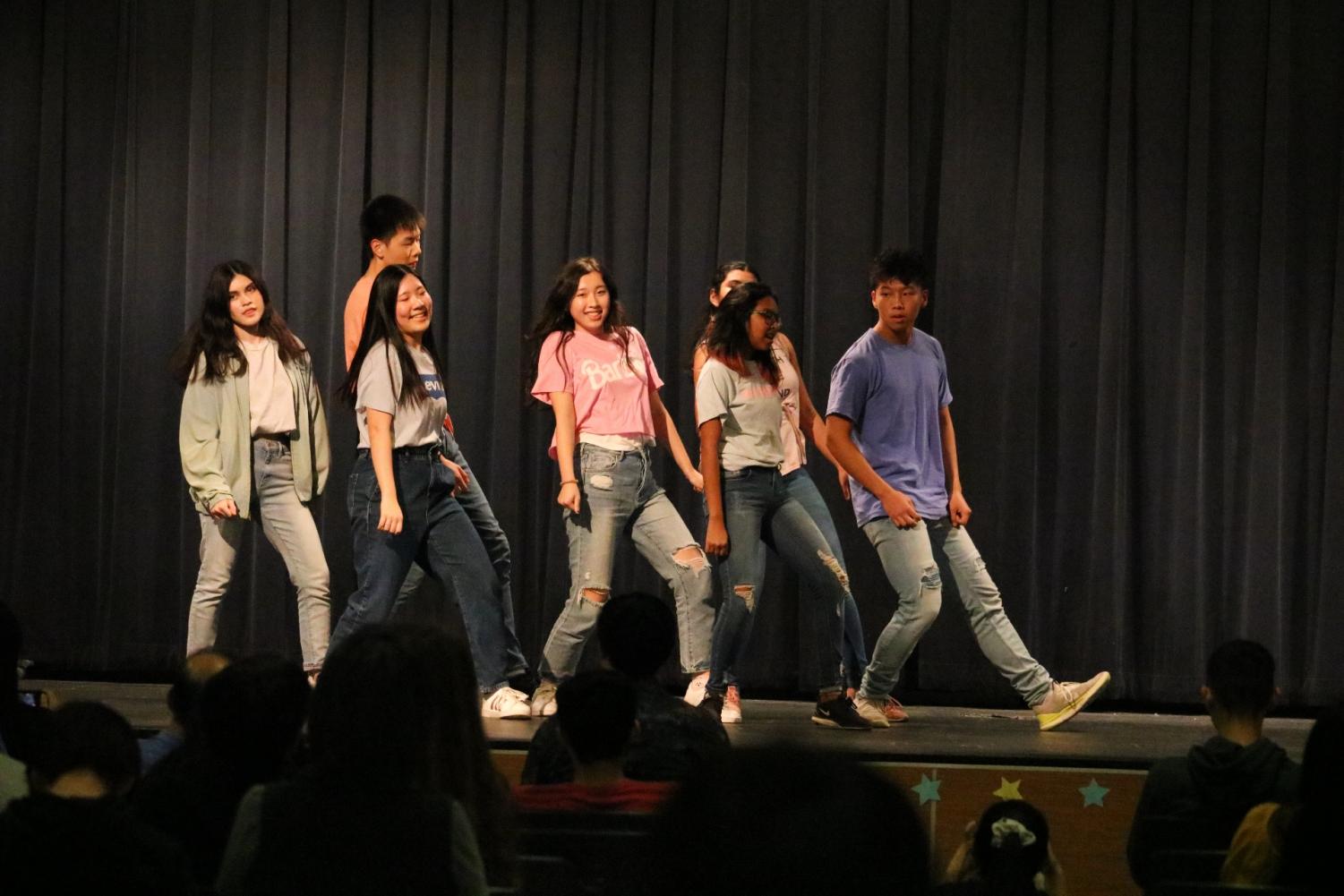 Students Host IB Talent Show For Parents and Peers