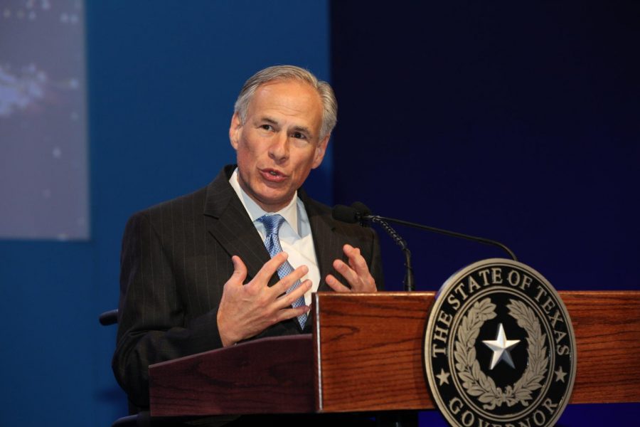 Governor Greg Abbott lifted Texas mask mandate and opened the state up completely. This move has sparked backlash from many, as the pandemic is still in full swing and his state continues to suffer the results of it. Photo Courtesy of Wikimedia Commons.