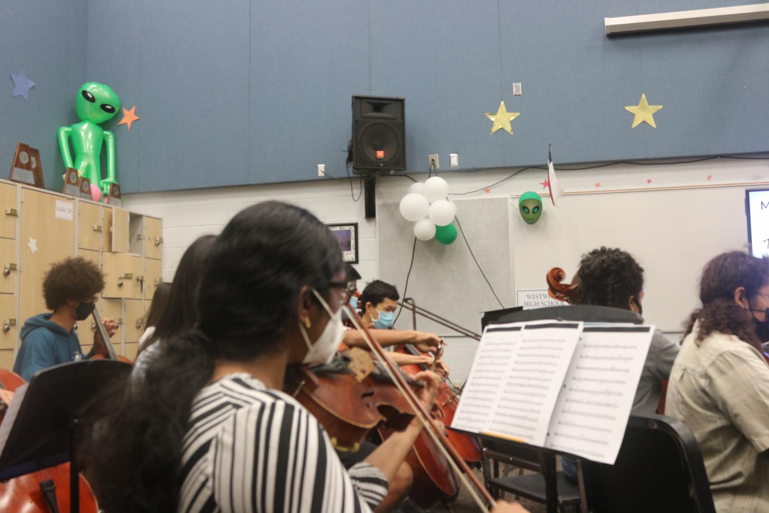 Orchestra+Works+to+Strengthen+Community+as+In-Person+Classes+Resume