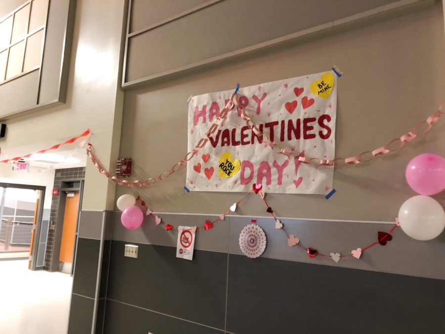 The cafeteria was beautifully decorated with colorful Valentine’s Day streamers, balloons, and lights. Westwood Student Council and volunteers from other clubs spent two hours setting up the dance before it began at 6 p.m.