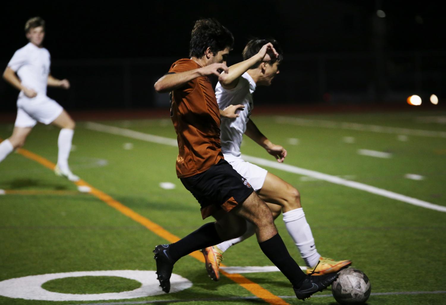 %5BGALLERY%5D%3A+Varsity+Mens+Soccer+Clinches+District+Champion+Title+Following+1-0+Win+Against+Vipers