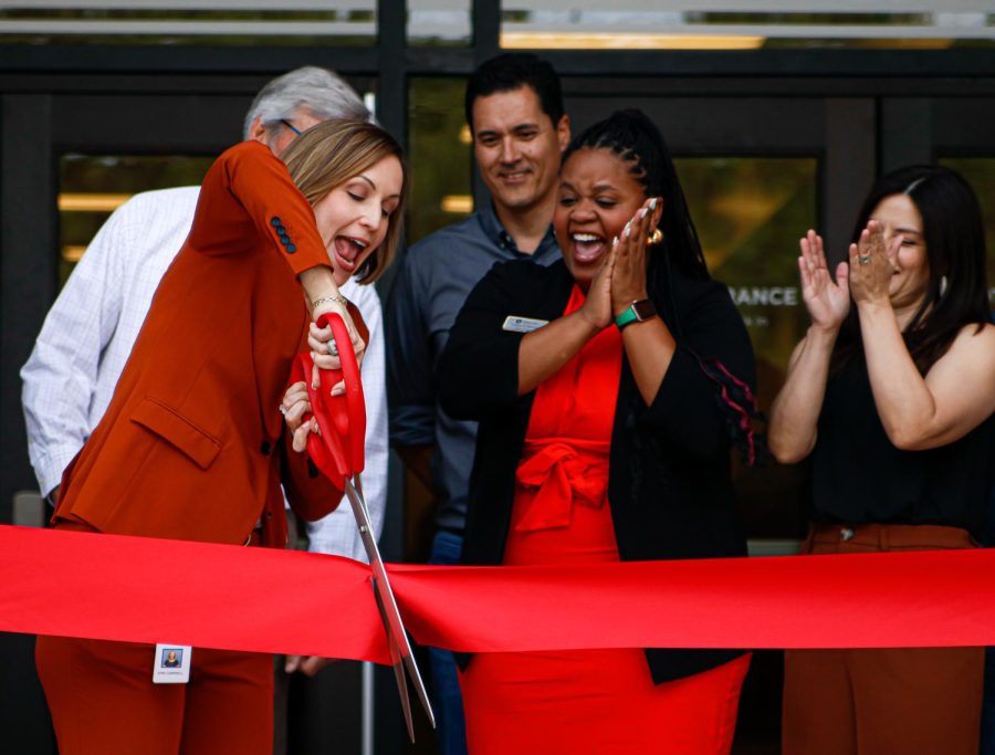Principal Erin Campbell cuts the ribbon to begin the open house alongside Board of Trustees Vice President Tiffanie Harrison and Board Trustee Alicia Markum (Place 4). Ms. Harrison has been on the Board of Trustees since 2020 and was previously a teacher at Round Rock High School, where she was twice awarded Teacher of the Year and Ms. Markum has been on the Board of Trustees since 2022 and has previously been in multiple leadership roles including Fern Bluff Elementary PTA President and RRISD Council of PTAs Diversity and Inclusion Chair.