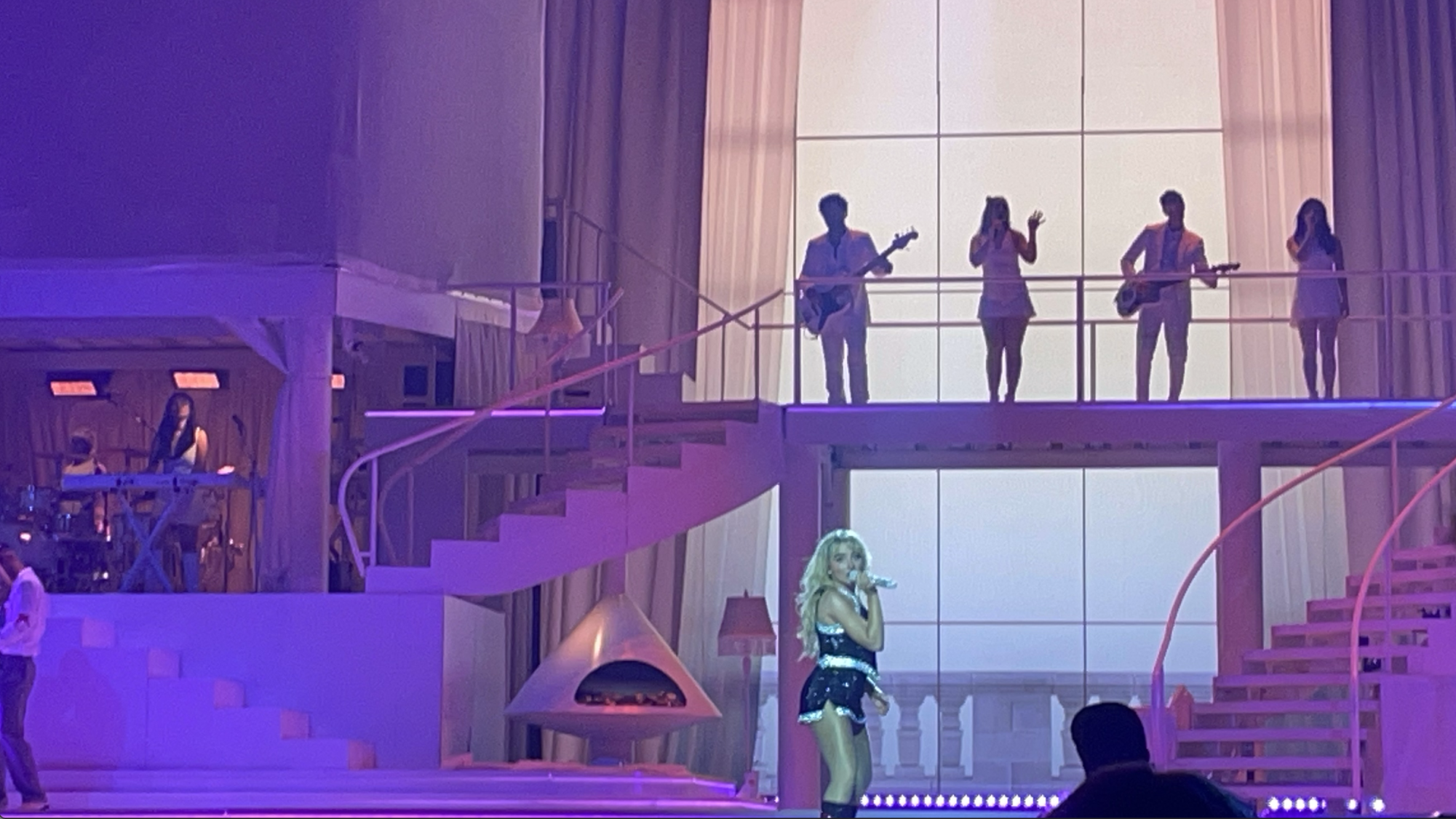 Sabrina Carpenter Gives Austin Taste of 'Short n' Sweet' Tour