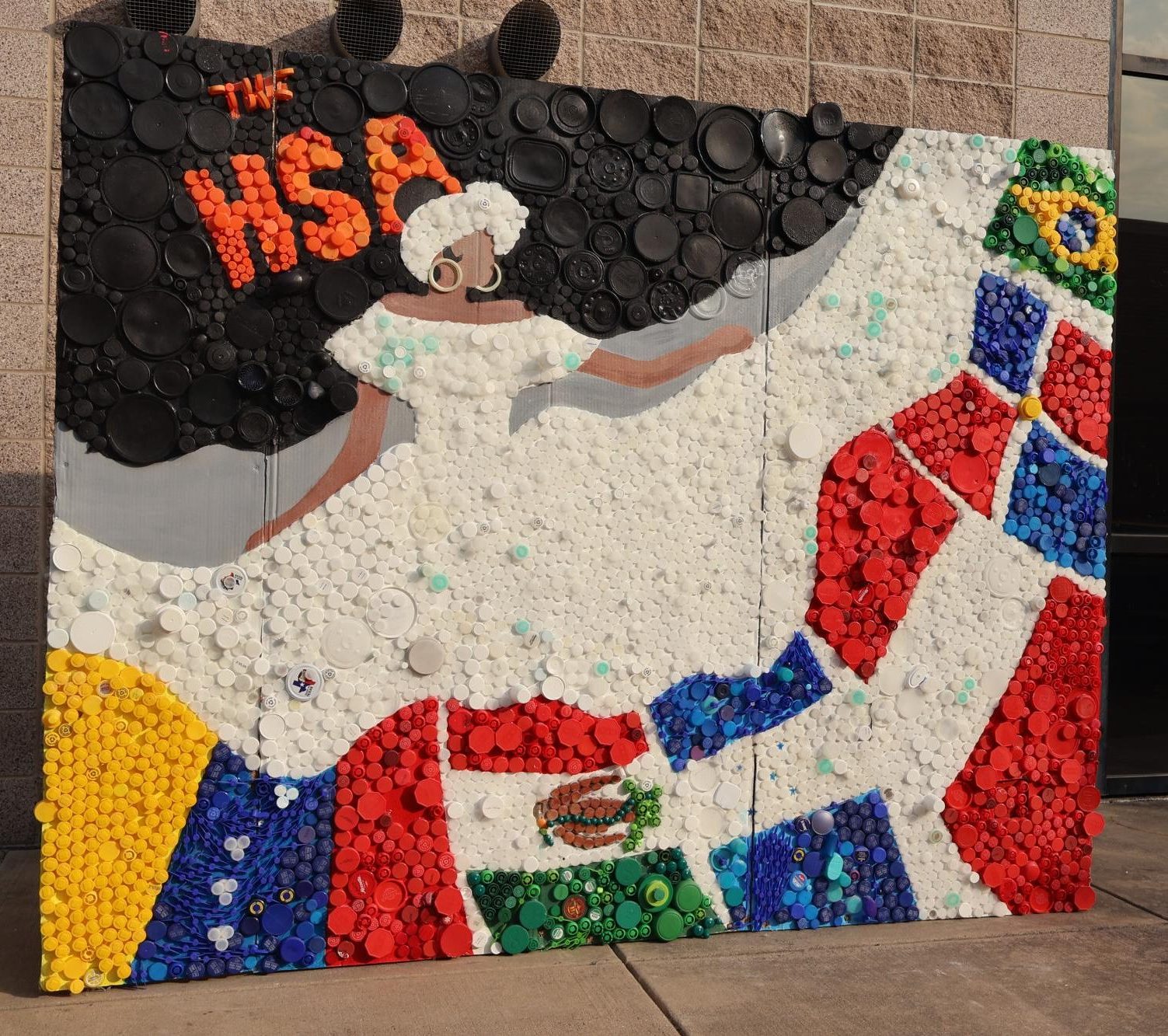 Celebrating Cultural Diversity: Hispanic Student Association Highlights Representation in Mural