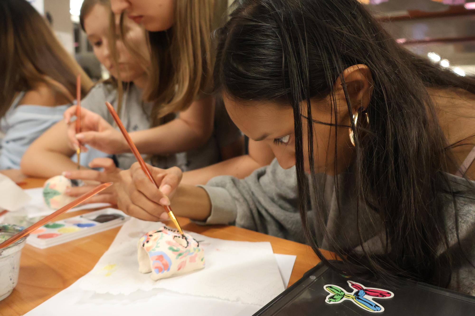 Hispanic Student Association and National Art Honor Society Celebrate Día de Los Muertos