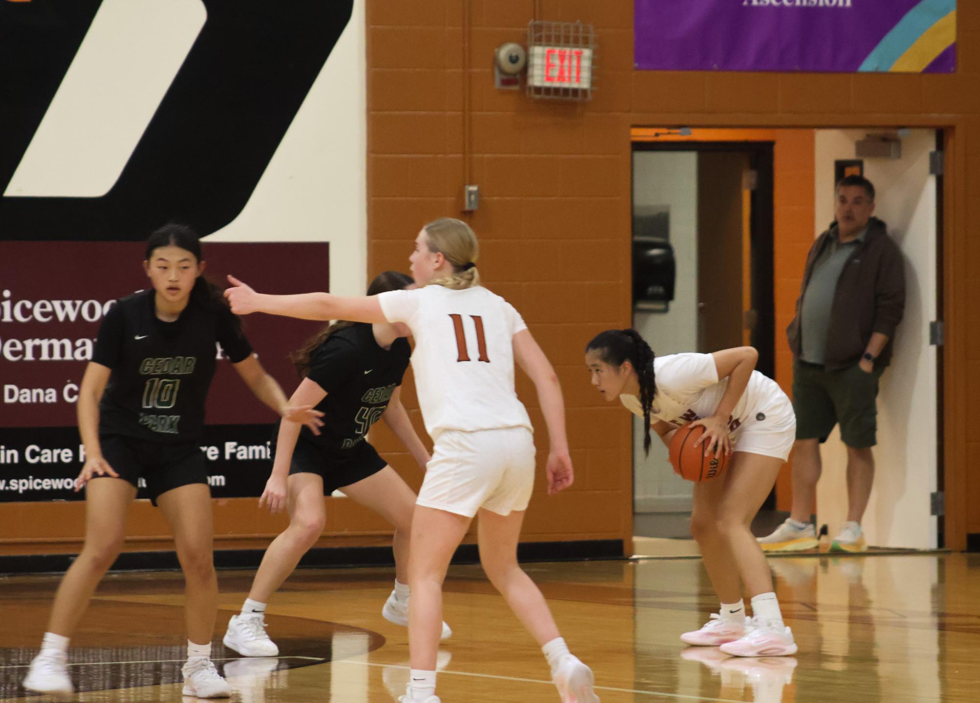 Varsity Girls Basketball Falls to Cedar Ridge 34-24 in Season Opener