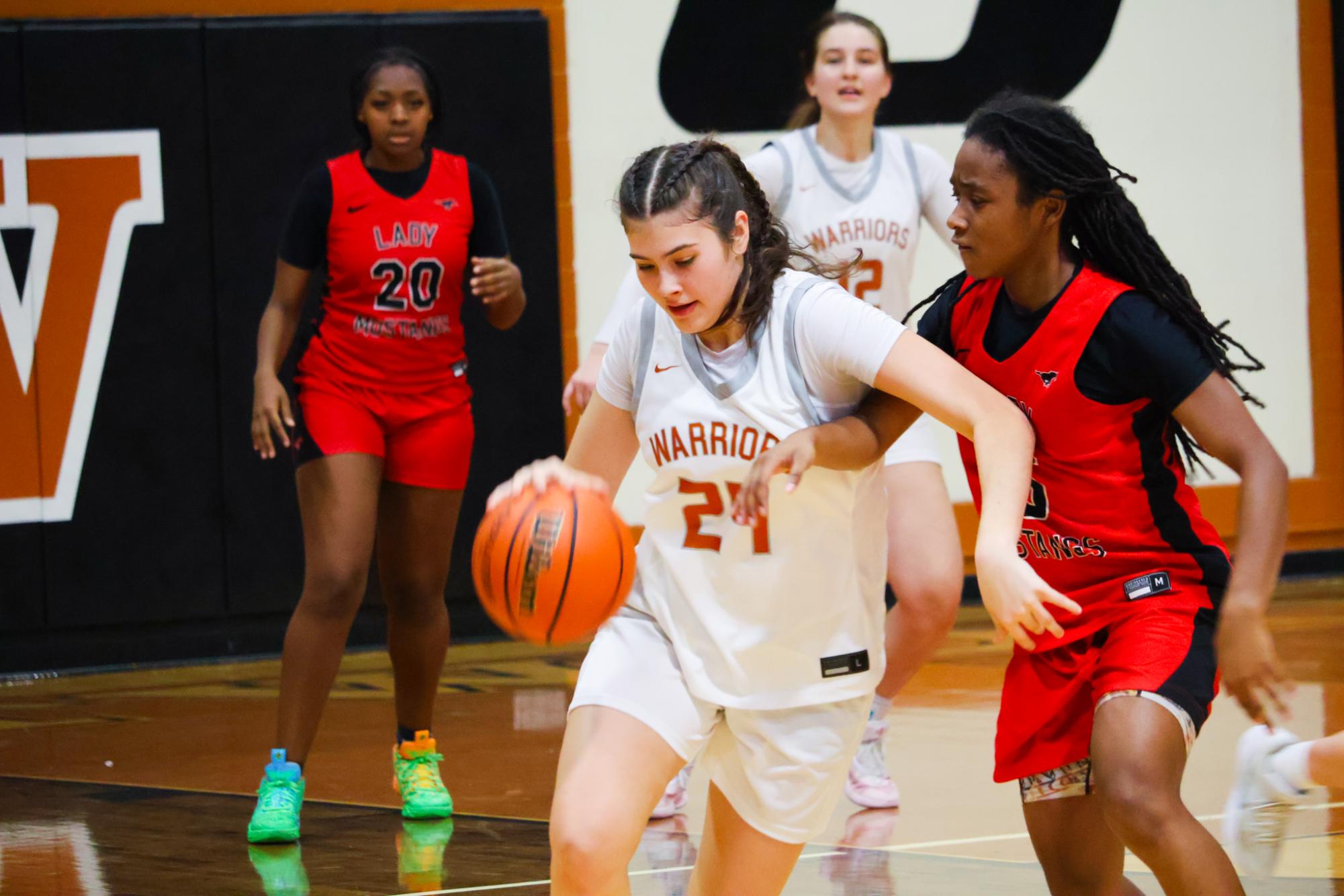 Women's Varsity Basketball Overpower Manor in 57-45 Home Victory