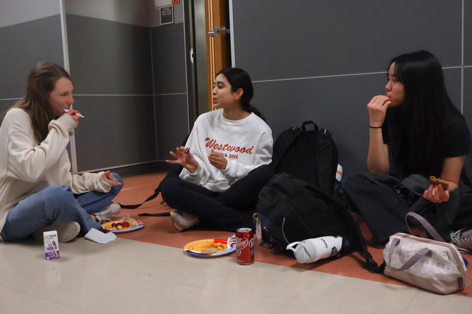 HOSA Hosts Winter Social to Ease Finals Stress