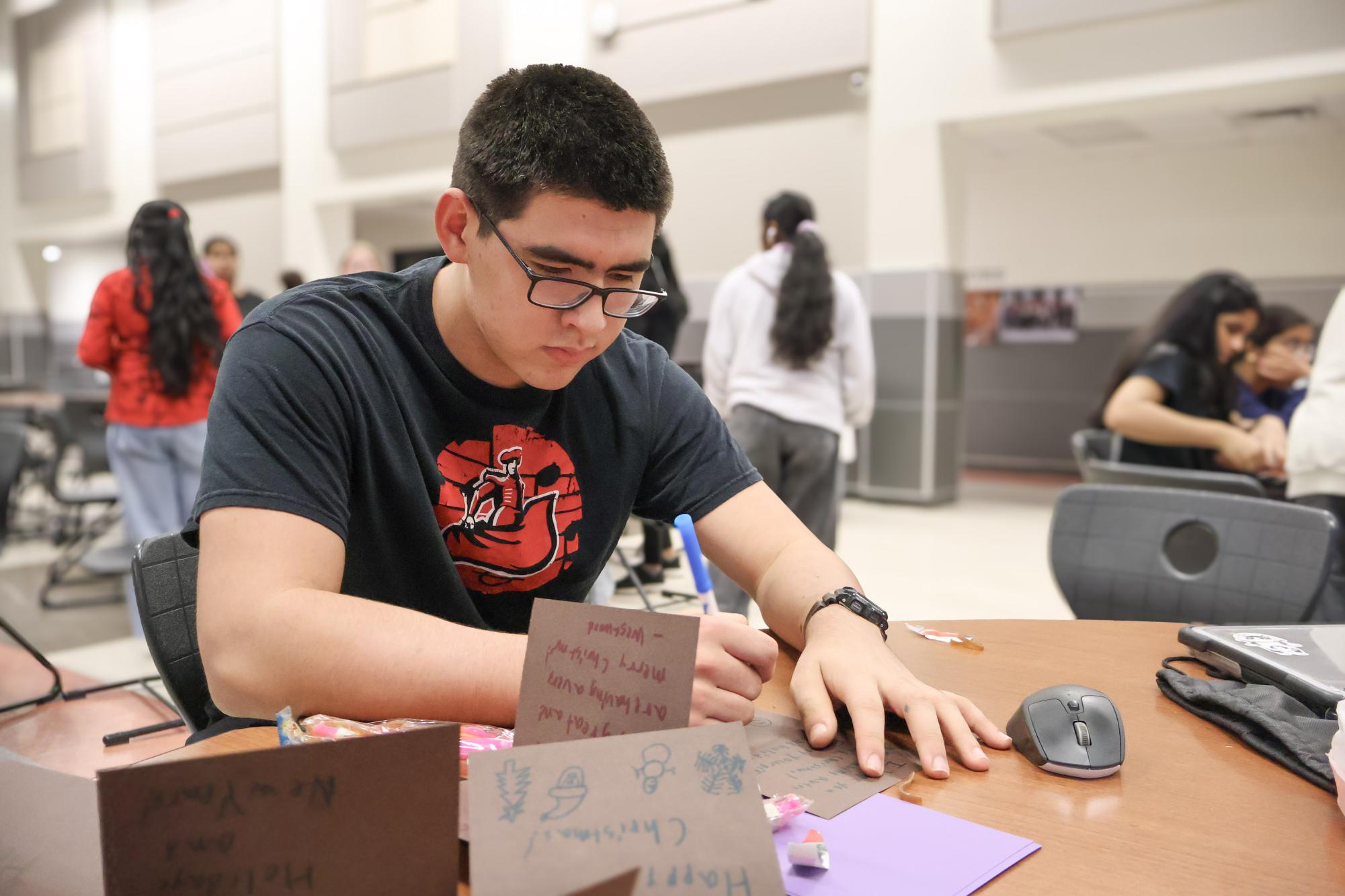StuCo Spreads Holiday Spirit at Volunteering Event Westwood Gives Back