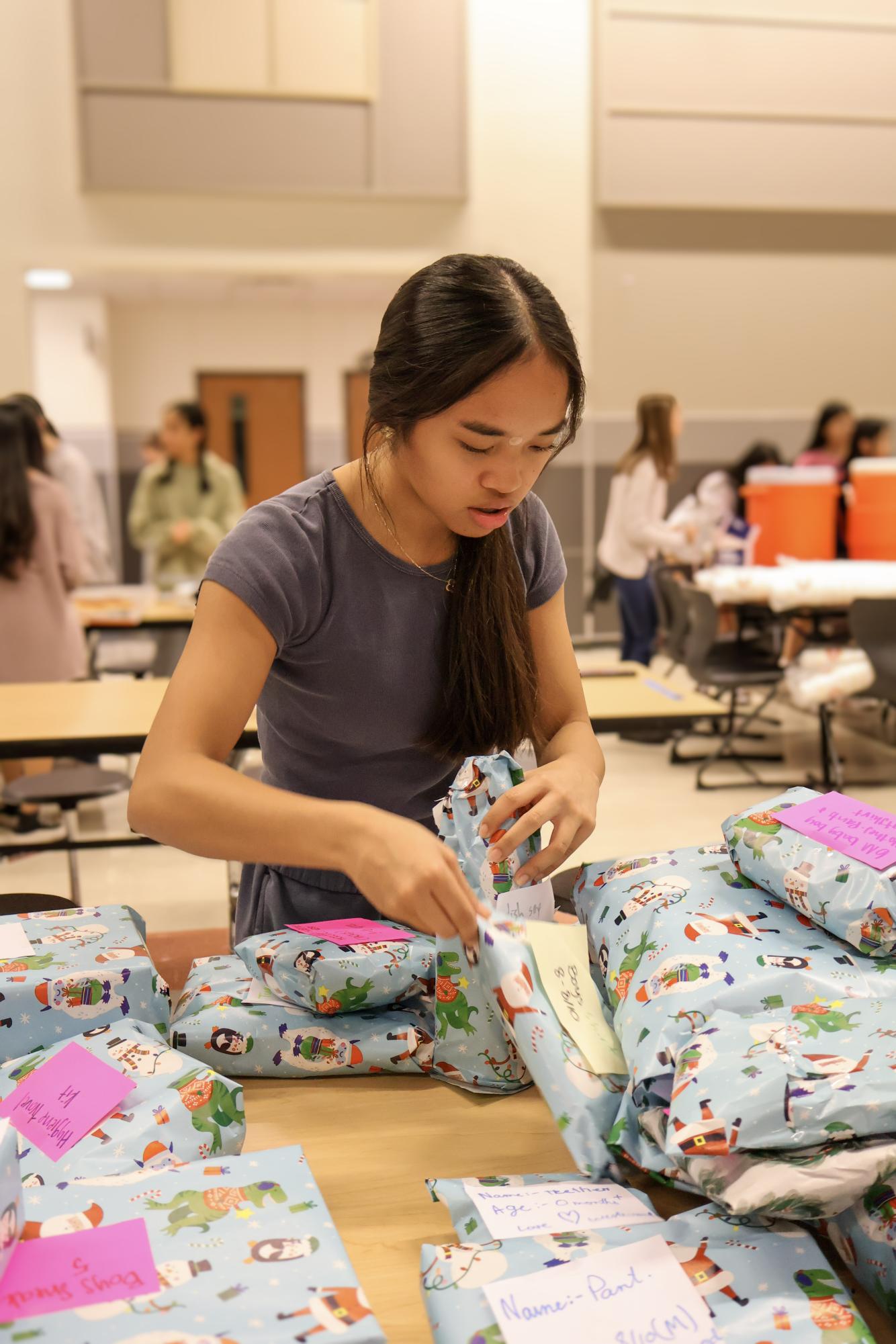 StuCo Spreads Holiday Spirit at Volunteering Event Westwood Gives Back