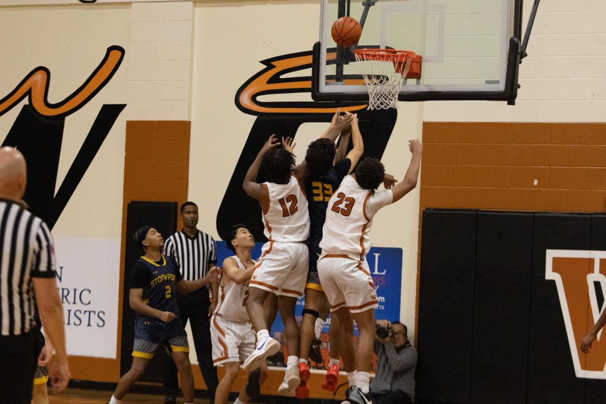 Back-to-Back, sophomores Khalil Alexander and Avery Hilton band together to secure the rebound. Throughout this game, the Warriors utilize teamwork in order to increase their offensive pressure.