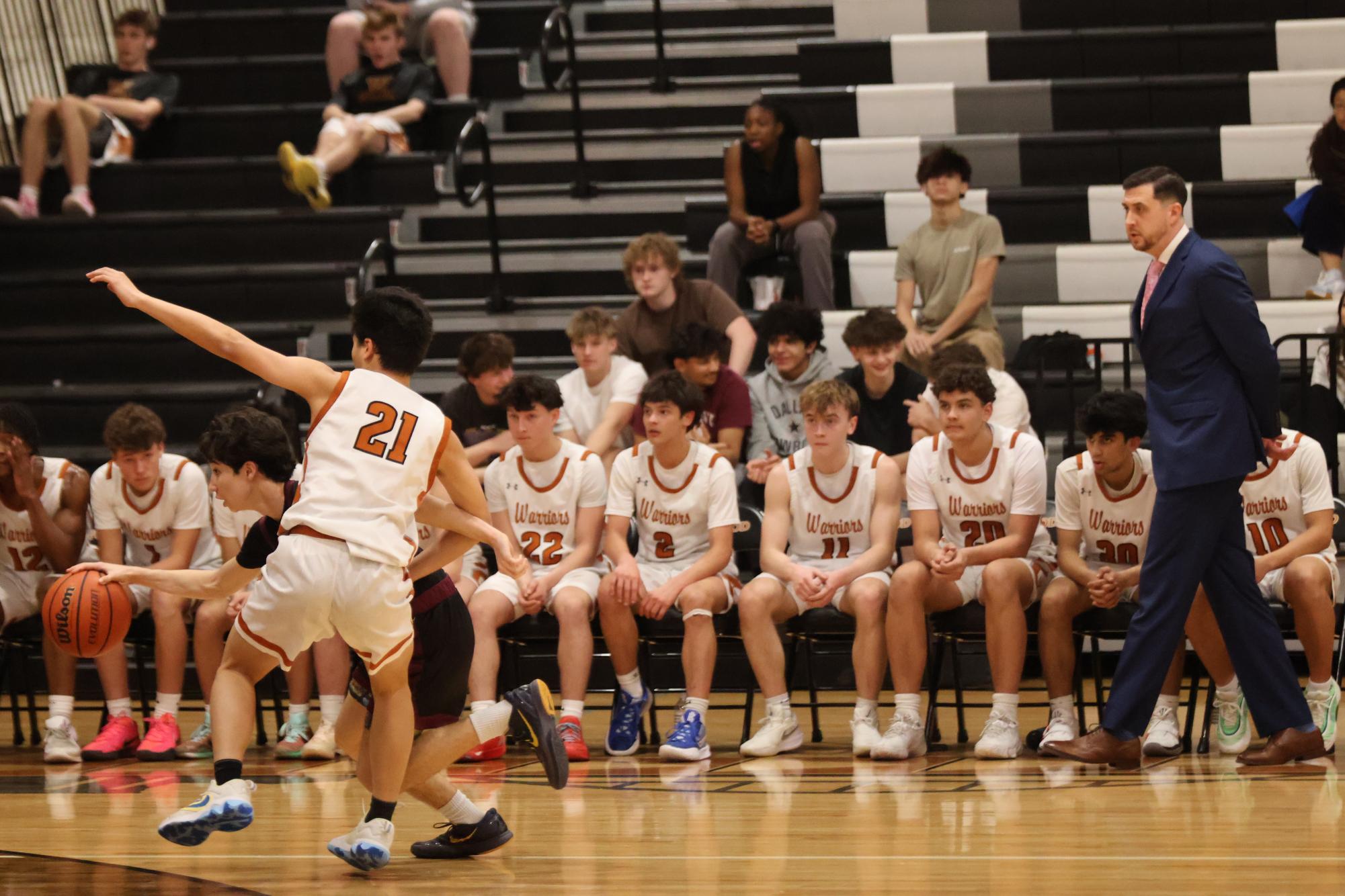 Clawed Down by One: JV Boys Basketball Falls Victim to Round Rock Dragons 56-55