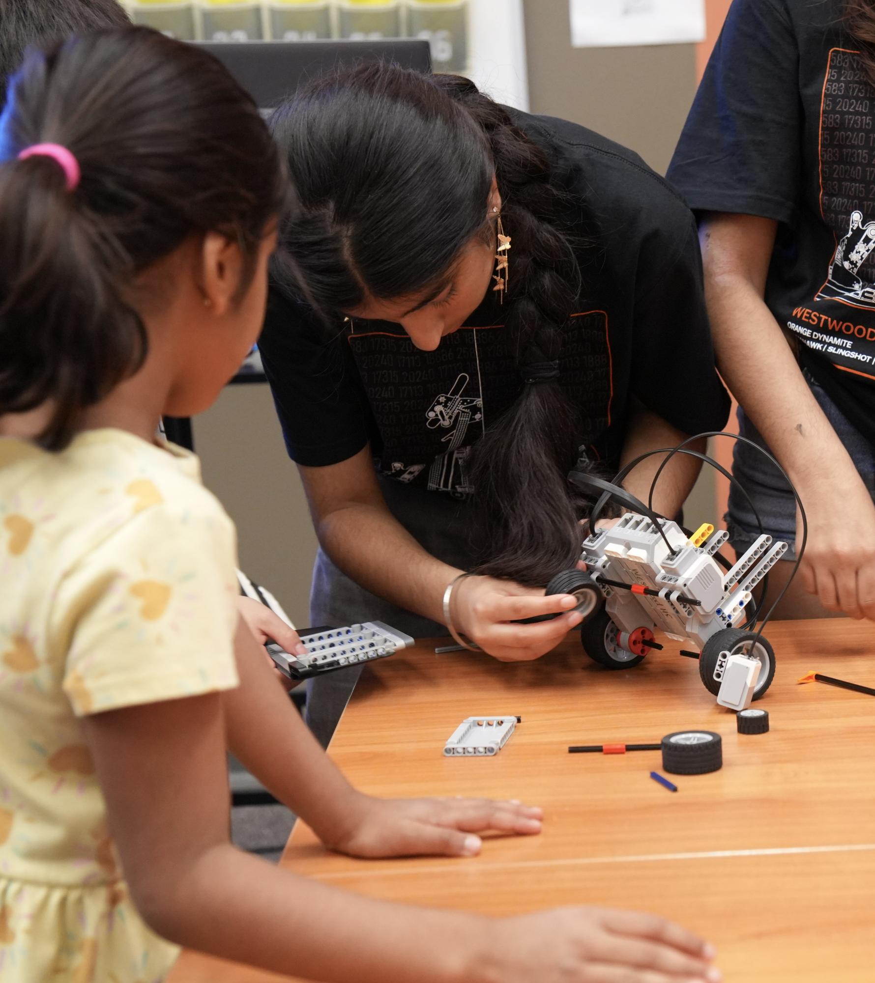 Annual Robotics Minibots Workshop Displays Dedication to Developing Future STEM Generations