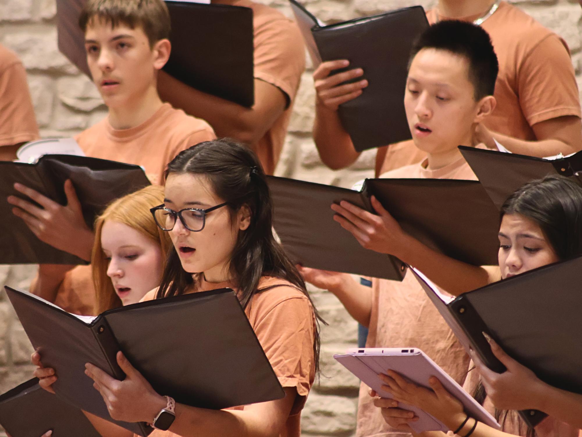 Prepping for Perfection, Innova and Chamber Choirs Host Interdistrict Contest Preparatory Concert
